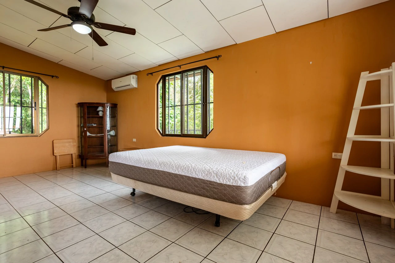 Expansive 27 Acre Farm with Residence in San Isidro del General - Gallery image 31