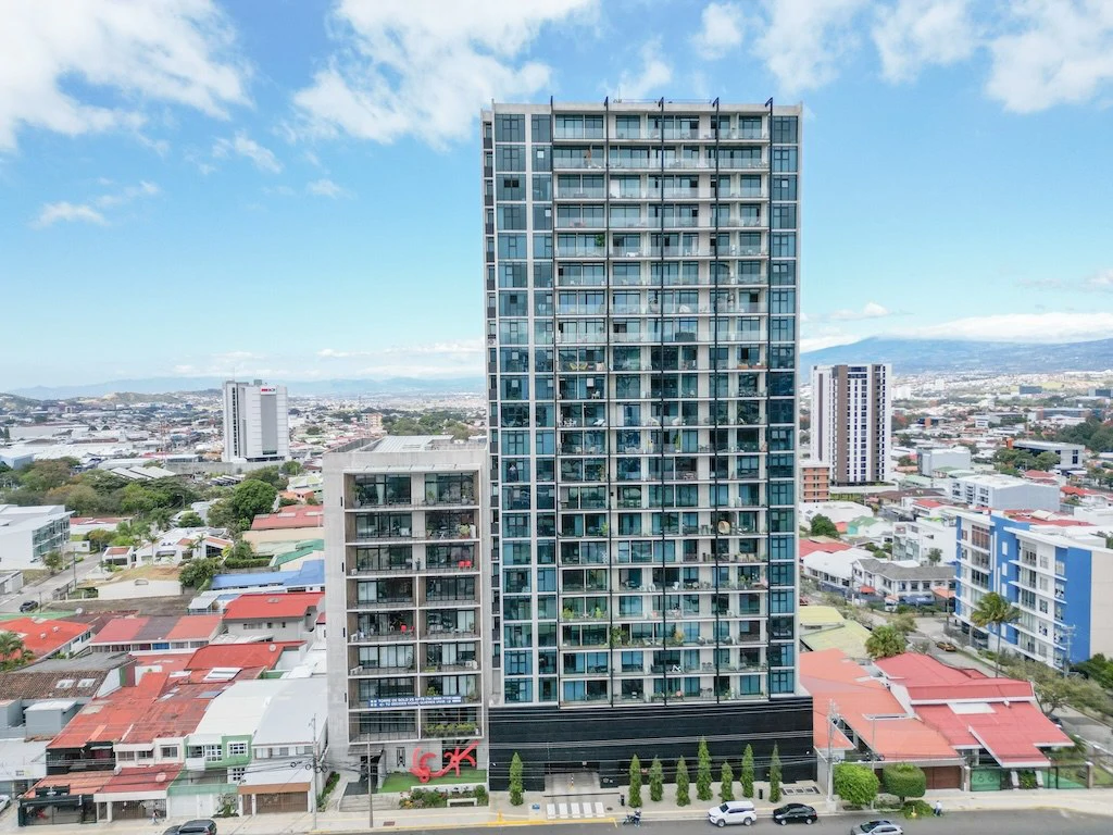 Apartamento Amueblado de 1 Habitación en Cosmopolitan Tower: Apartment For Sale in Rohrmoser