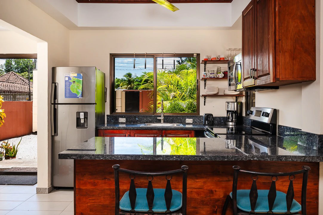 Casa Venturini: Charming Single-Family Home with Quality Finishes, Private Pool & Expansion Opportunity - Gallery image 6
