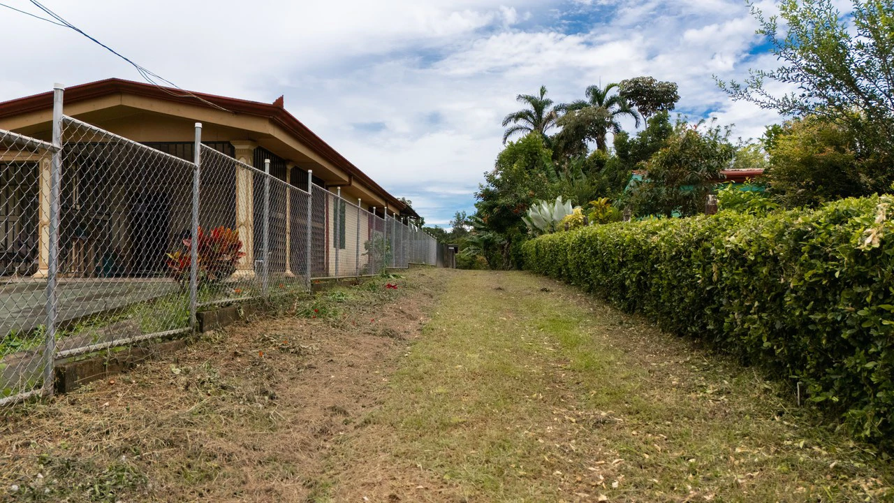 Lot for sale, Located in Barrio La Lucha, Perez Zeledon: Spacious lot for sale in La Lucha Perez Zeledon - Gallery image 6