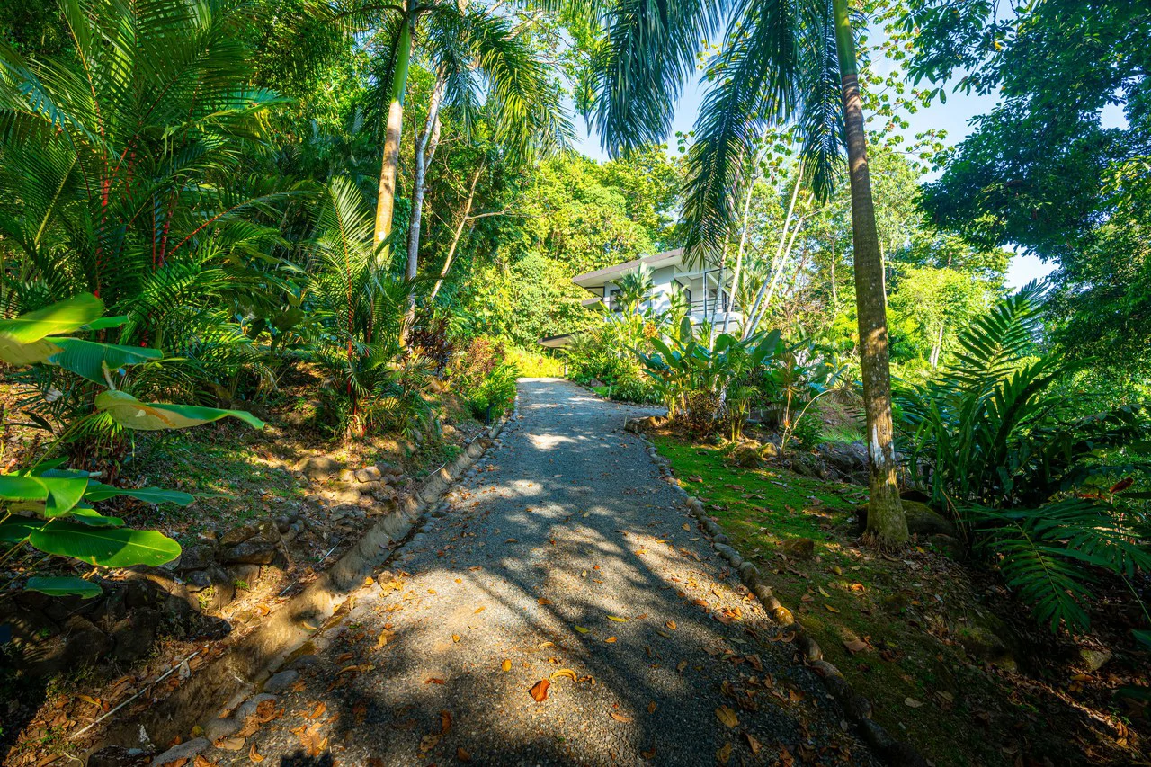 Private Oceanview Sanctuary Above Uvita's Iconic Whales Tail, 3 Bed, 3 Bath - Gallery image 11