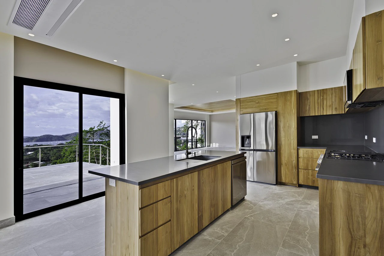 Coco Bay Estate #23: Ocean View Modern Residence