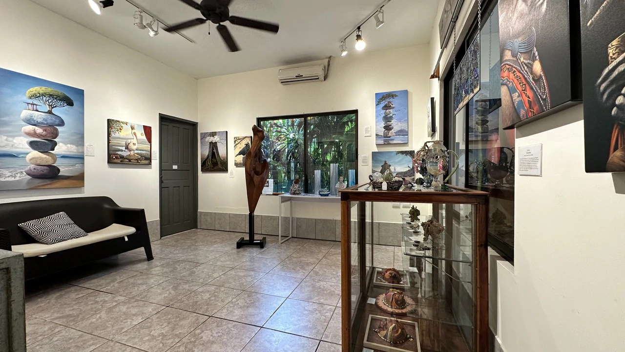 Commercial Space In Prime High Traffic Area in Uvita Costa Rica with garden - Gallery image 6