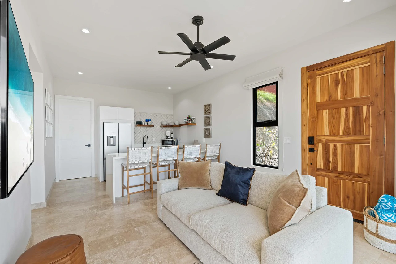 Casita Dorada: Charming 'Casita' on Expansive Lot with Room to Grow in Playa Flamingo’s Mar Vista Community - Gallery image 4