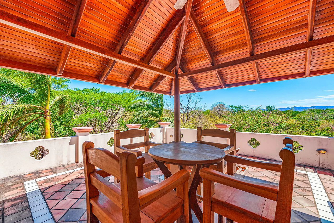 Casa Palacio: Elegant and Palatial 3BR in Gated Community - Gallery image 24