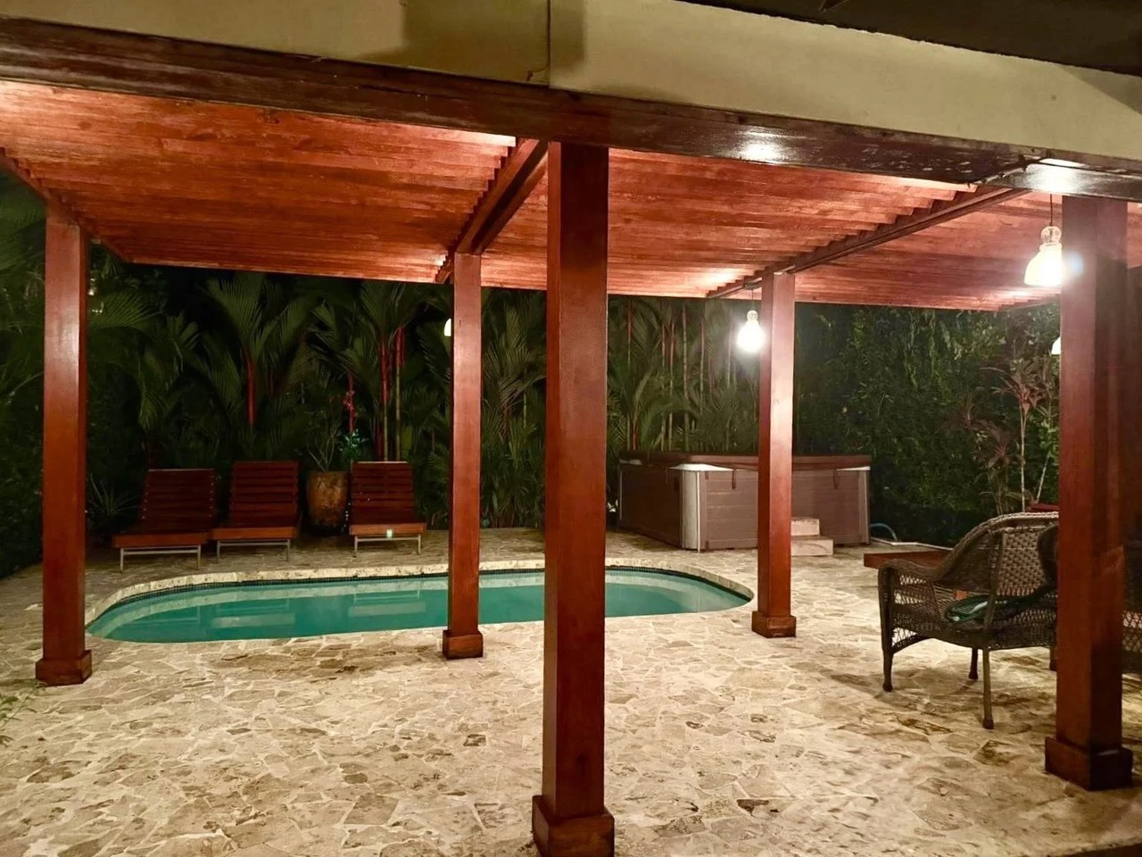 ARA 14: Fully Furnished and Home with Tons of amenities ie. Solar electricity - Gallery image 11