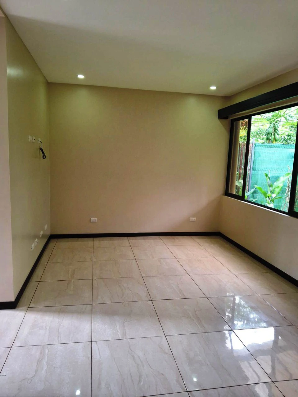 Urgent - Fire Sale!: Modern Home in Gated Montezuma - Gallery image 6