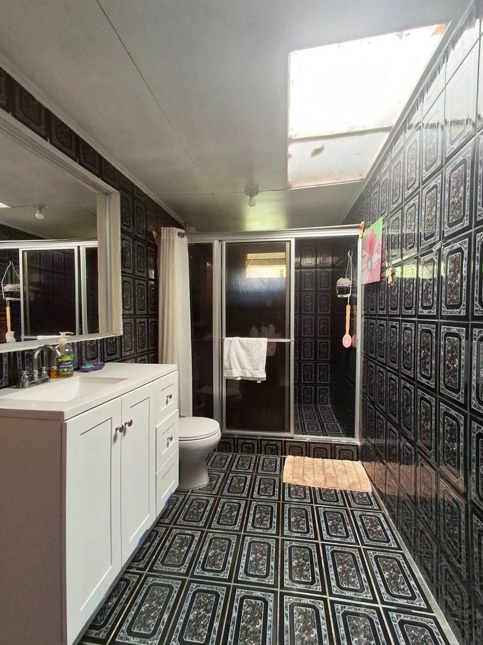 Casa Convenience: Grecia Garden Home on Large Lot + Rental Apartment! - Gallery image 13