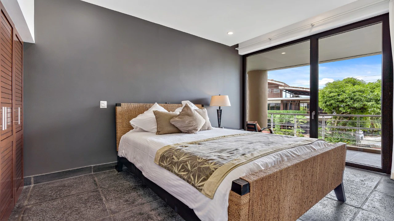 Panoramic Condos 26A: Live in the number one luxury development with private beach in the national reserve of Manuel Antonio - Gallery image 17