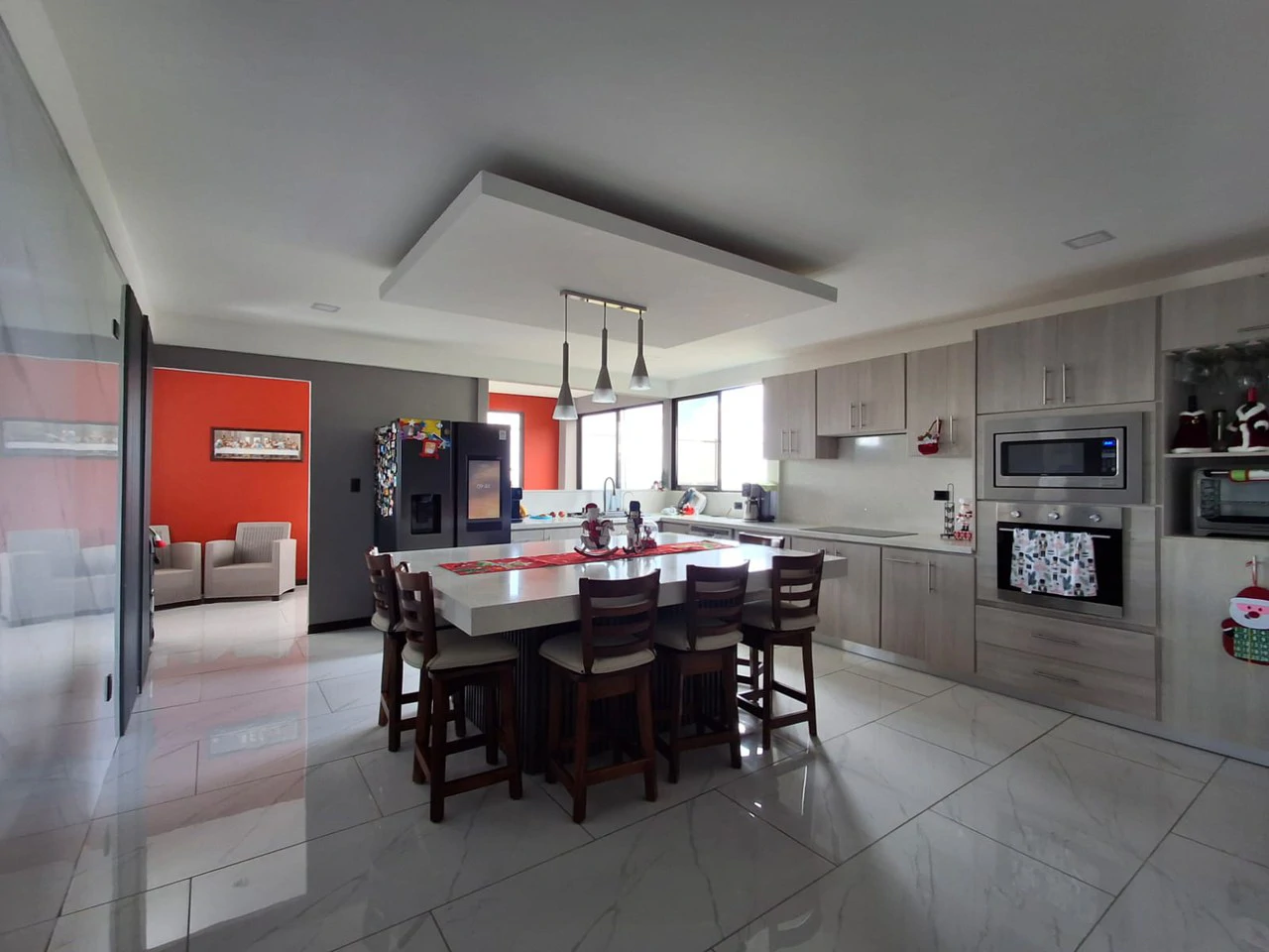 Casa Vista!: 3 level Cityview Hilltop Estate + 27,980m2 - Gallery image 2