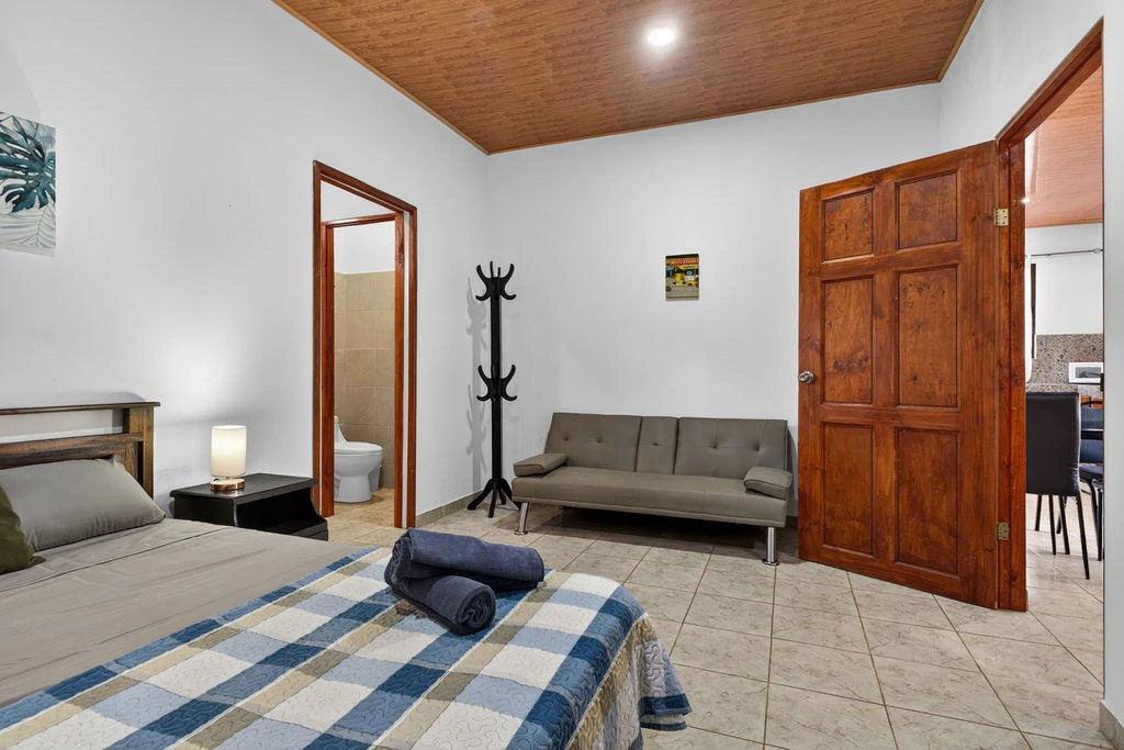 Villa Los Monos: High-Income 9-Unit Rental Property Near Playa Grande - Gallery image 56