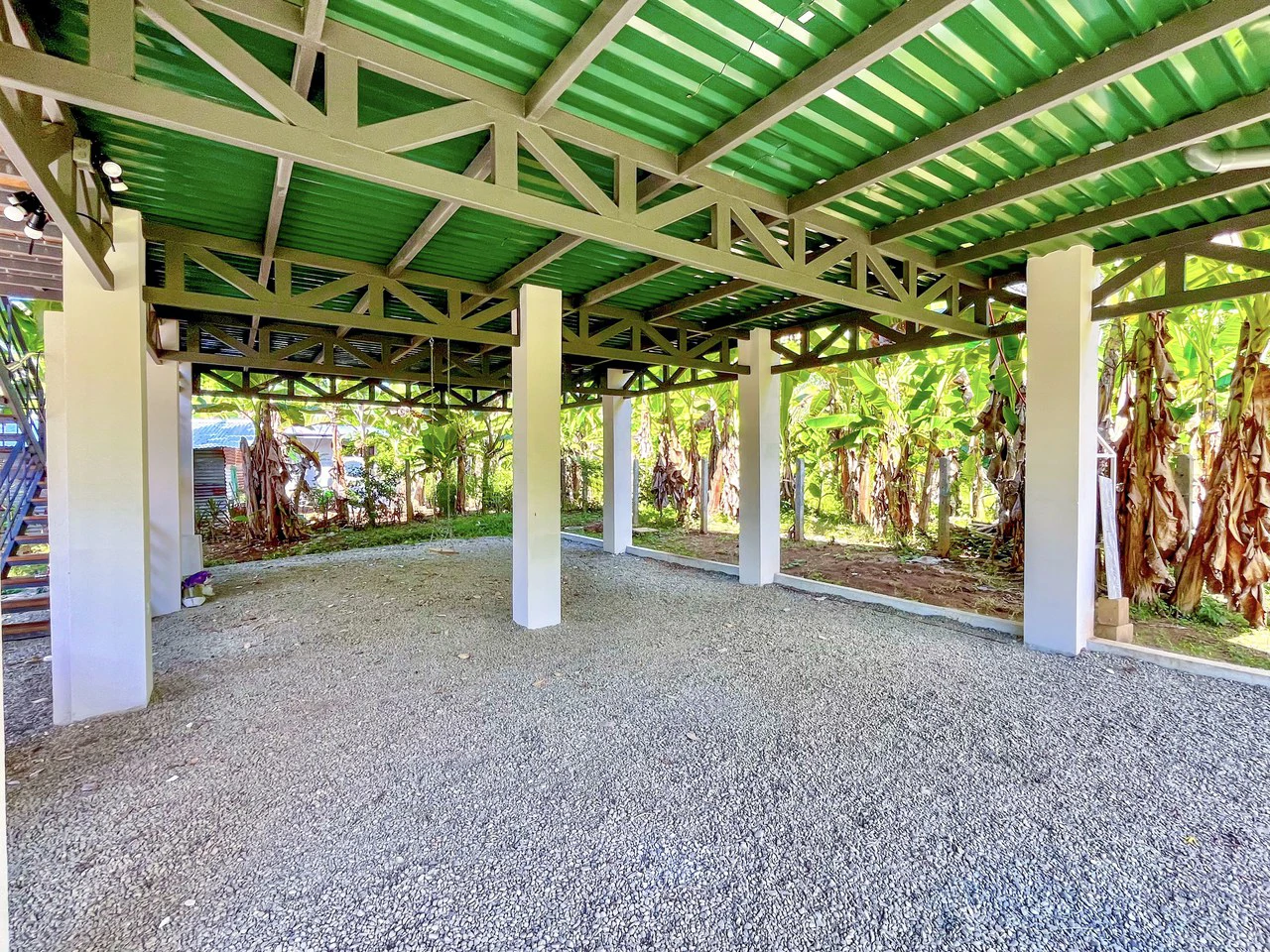 .075 ACRES – 2 Bedroom New Construction Home, Walk to the River, 5min to Playa Matapalo, 15min to Dominical!!!! - Gallery image 25