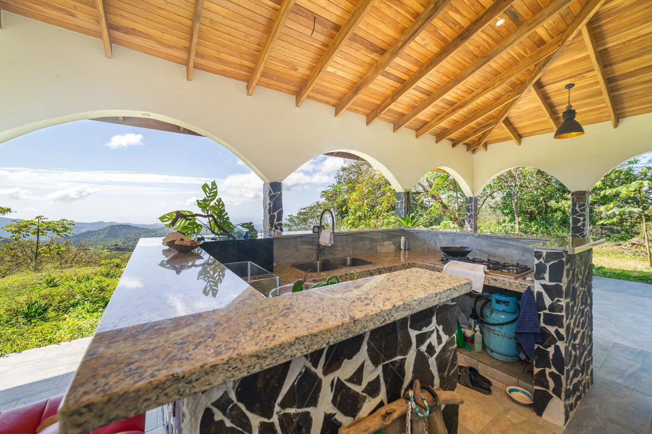 Altos de Socorro: Hilltop Farm with Expansive Ocean Views - Gallery image 29