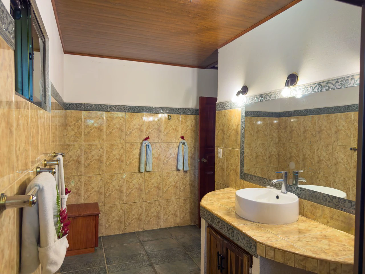 Flutterby Condo: Manuel Antonio’s Exclusive Rainforest Haven - Gallery image 21