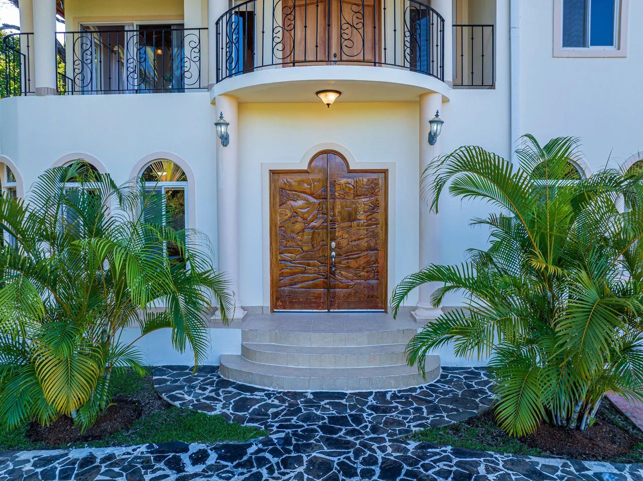 Elegant 3 Bedroom + Office Jungle Home in Puesta Del Sol, Ojochal - Gallery image 8