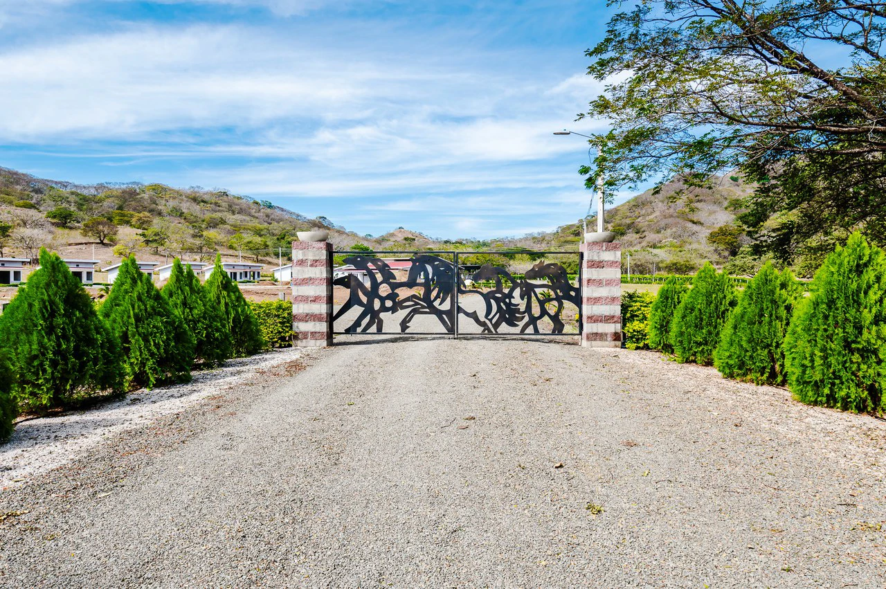 Finca Santa Elena: Mountain and Countryside Multiplex For Sale in 27 de Abril - Gallery image 3