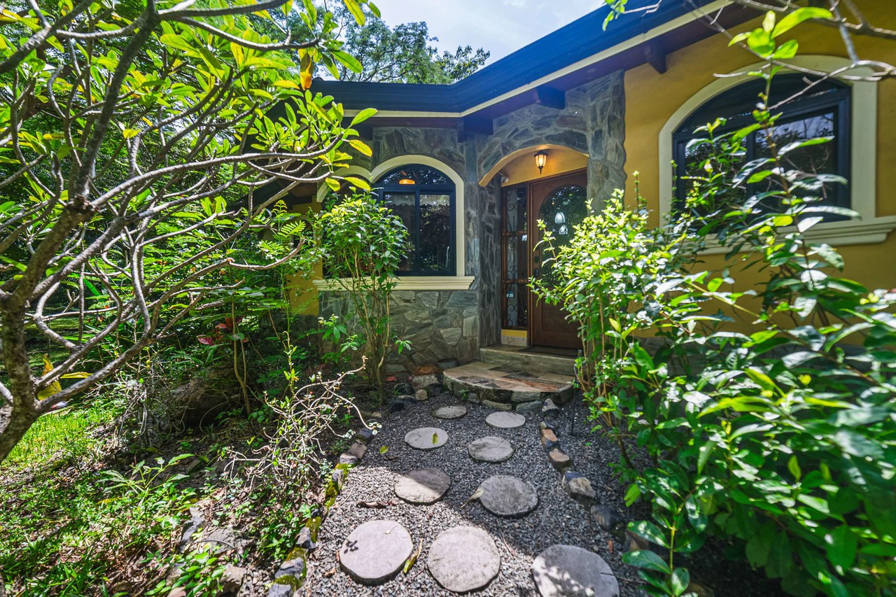 Casa de Paz: Turnkey 2BR Home in Ecological Gated Community - Gallery image 10