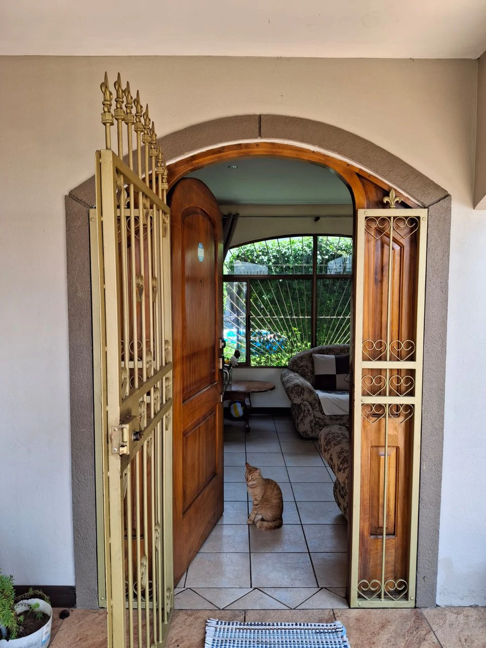 Casa Naranjales: 5 bedroom 2 story home in central Grecia - Gallery image 5