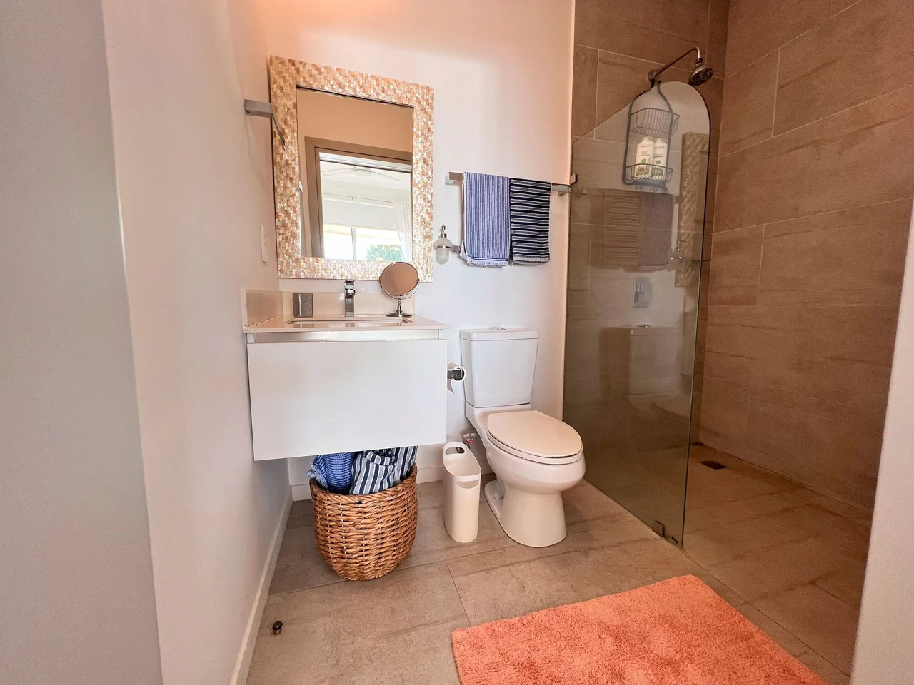 Sunset Boulevard: Stunning 2-Bedroom Oceanview Apartment for Sale in Sunset Blvd, Jaco Beach - Gallery image 11