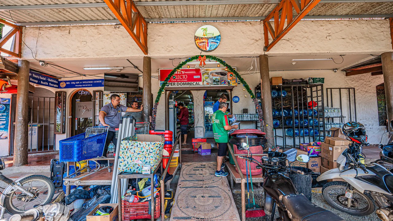 Prime Commercial Plaza for Sale in Playa Dominical - Gallery image 21