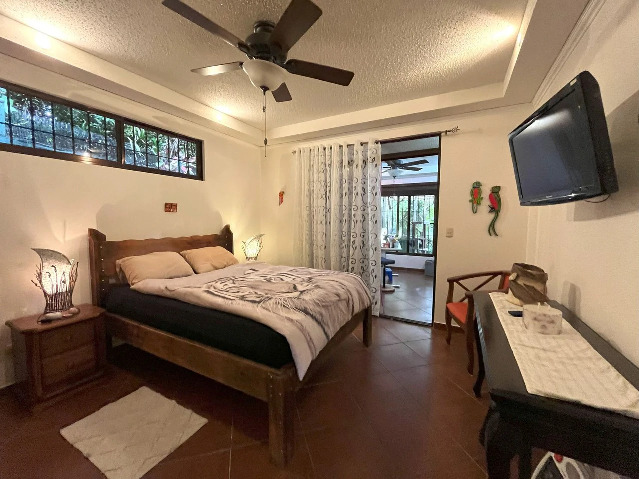 Hillside House with breathtaking Panoramic Valley Views in Santa Bárbara, Heredia: Tranquil Hillside Home - Gallery image 10
