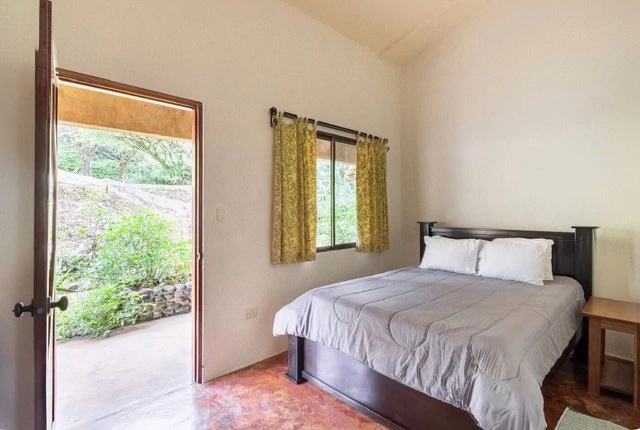 NATURE LOVERS PARADISE ! Jungle home on 25 acres with beautiful views - Gallery image 11