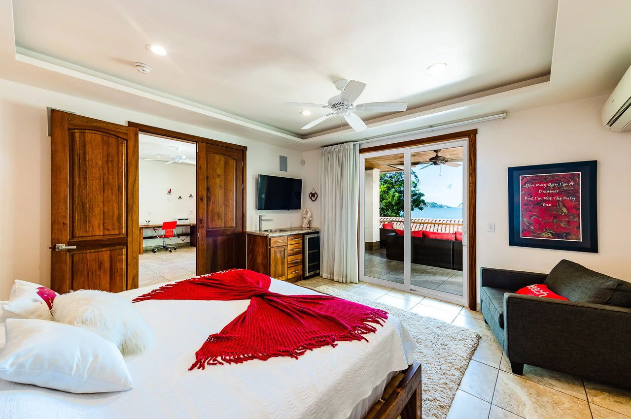 Casa Oltmann: Beach Front Mansion - Gallery image 14