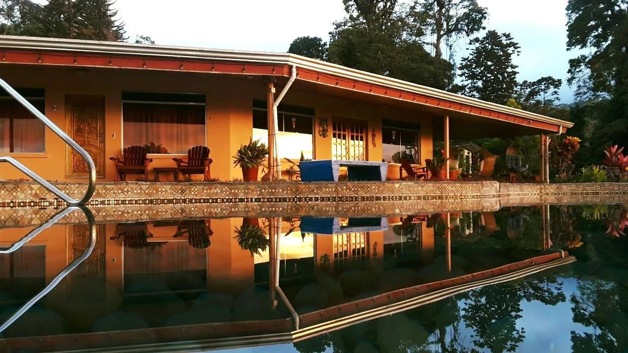 Nepenthe B&B: Hotel / B&B in the Rain Forest with spectacular views of Lake Arenal & Volcano. - Gallery image 4