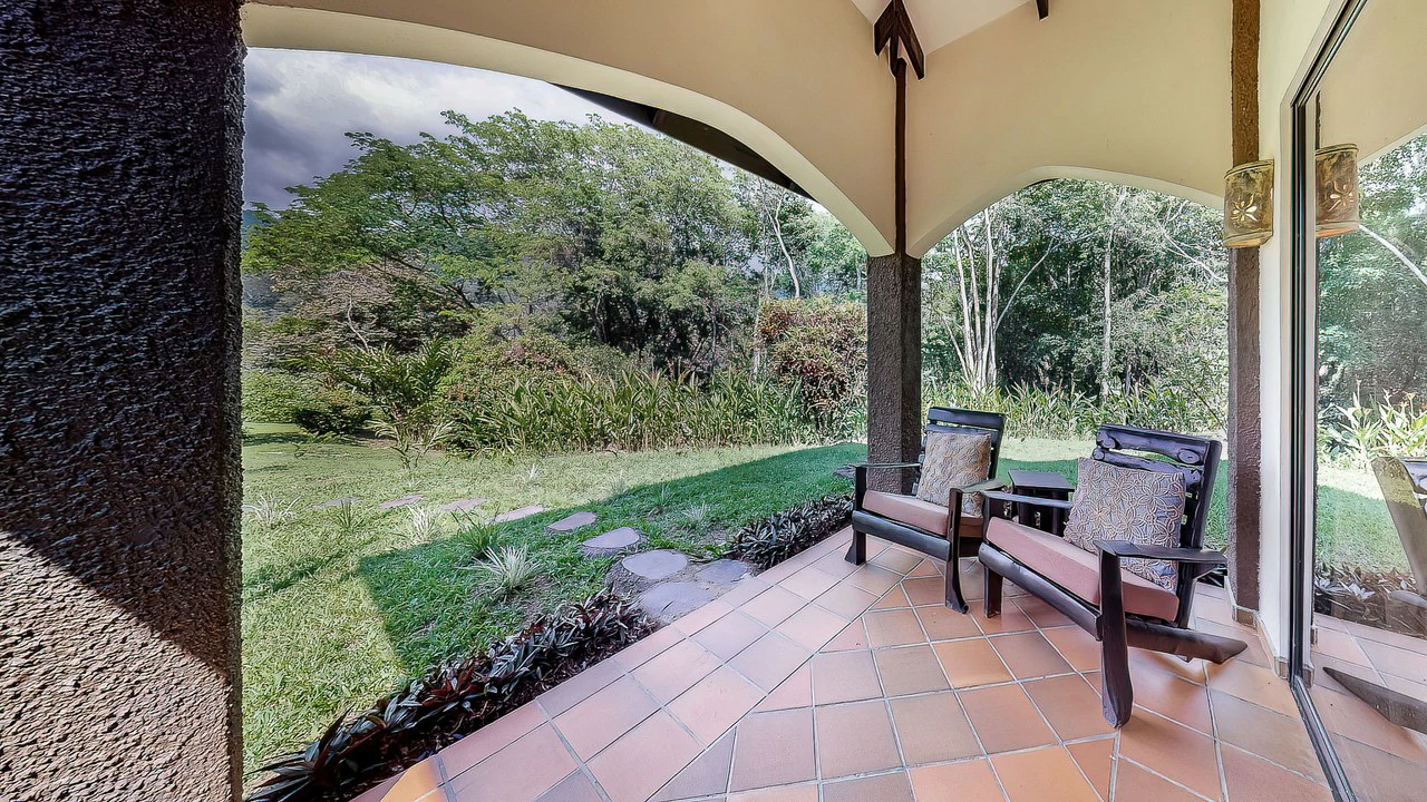 A TRANQUIL HAVEN: PRIME INVESTMENT OPPORTUNITY IN UVITA'S LUSH RIVER ENCLAVE: Mountain Hotel/Resort/Hostel For Sale in Uvita - Gallery image 39
