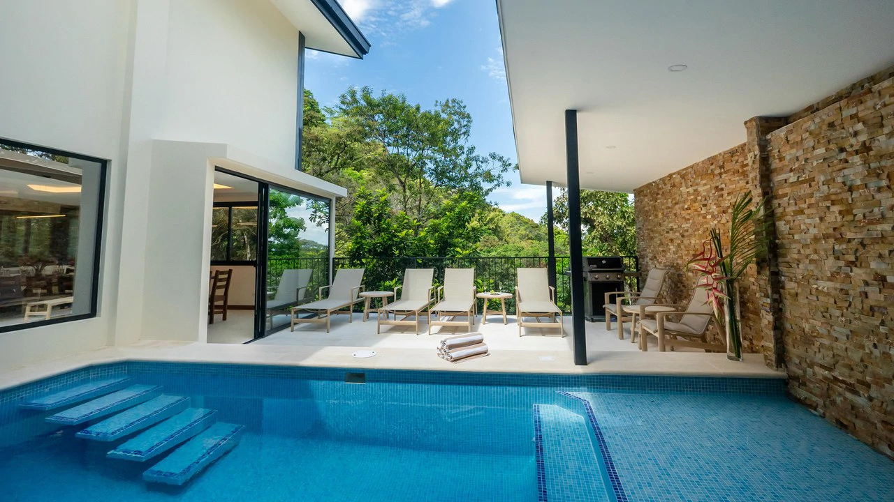 Grand luxury 9 bedroom, 9.5 bath Rainforest & Mountain View Estate near Marina Pez Vela - Gallery image 16