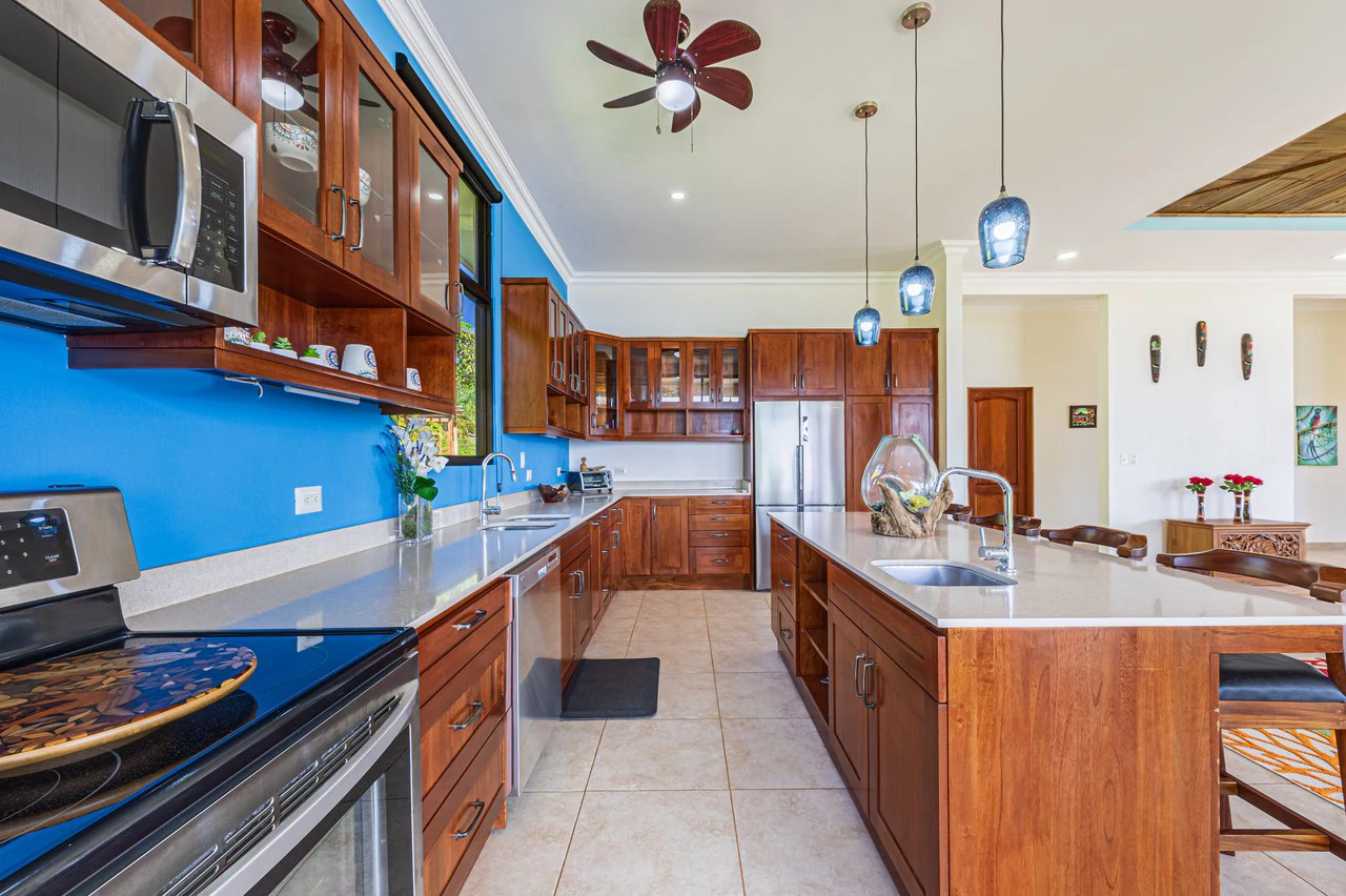Luxury Ocean View Home with Infinity Pool in Hills of Portalon – Move-In Ready - Gallery image 13
