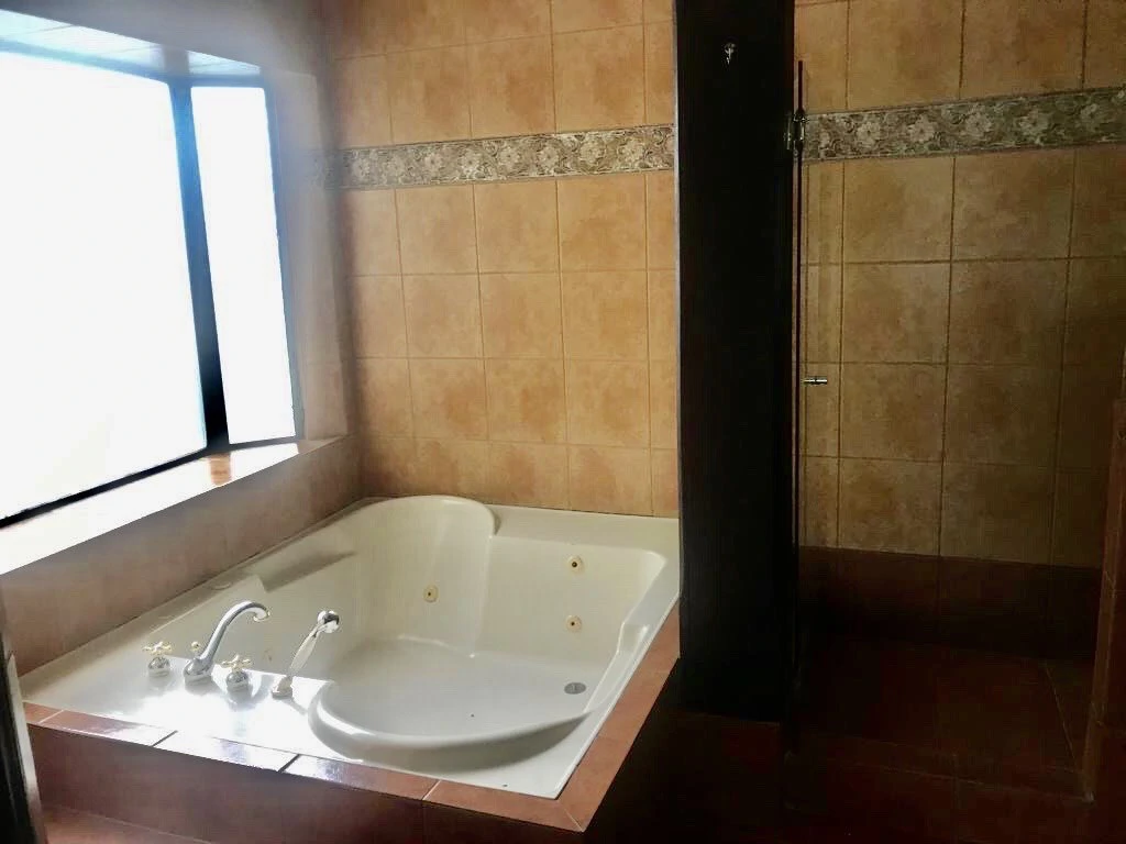 House For Sale in Pozos - Gallery image 6