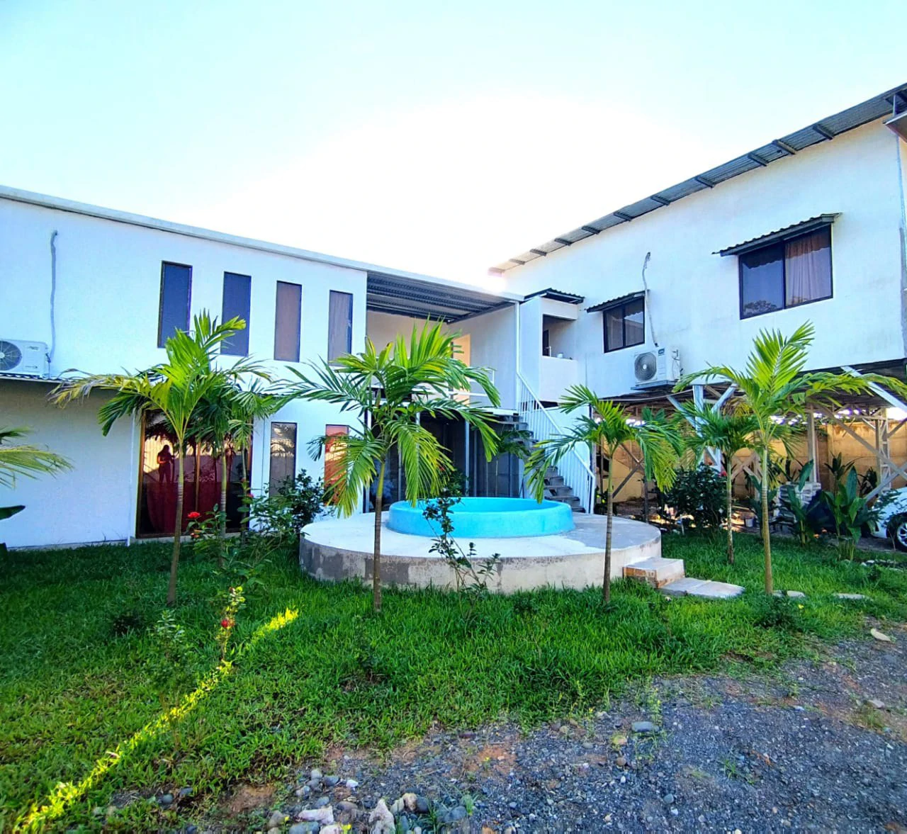 CASA PLAYA BANDERA: Just 2 minutes from the beach, property with house and independent apartment, ideal for investment