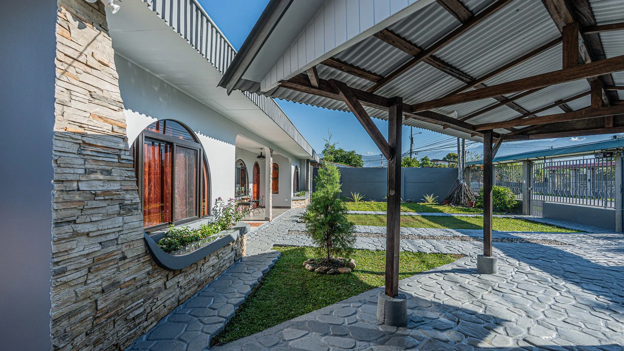 Completely Renovated 5 Bedroom Home in the Heart of San Isidro - Gallery image 37