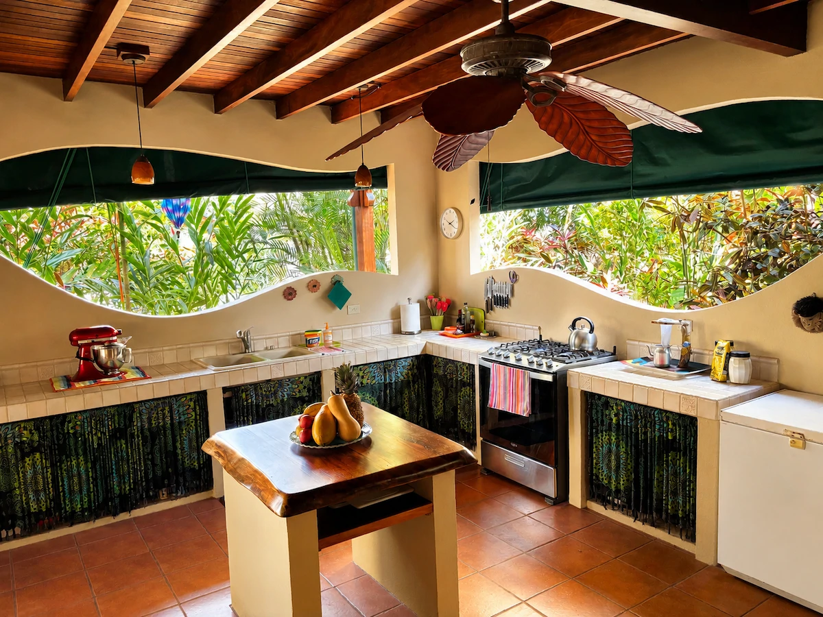 Tropical Beach Home – Sombrero, Osa Peninsula Costa Rica - Gallery image 13