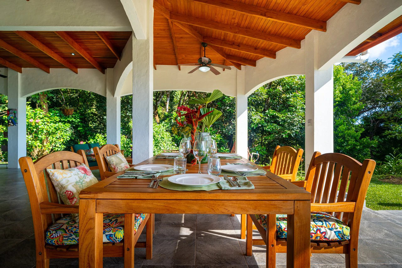 Villa Allamanda: Privacy Galore, Ocean, Jungle and Mountain Views - Gallery image 31