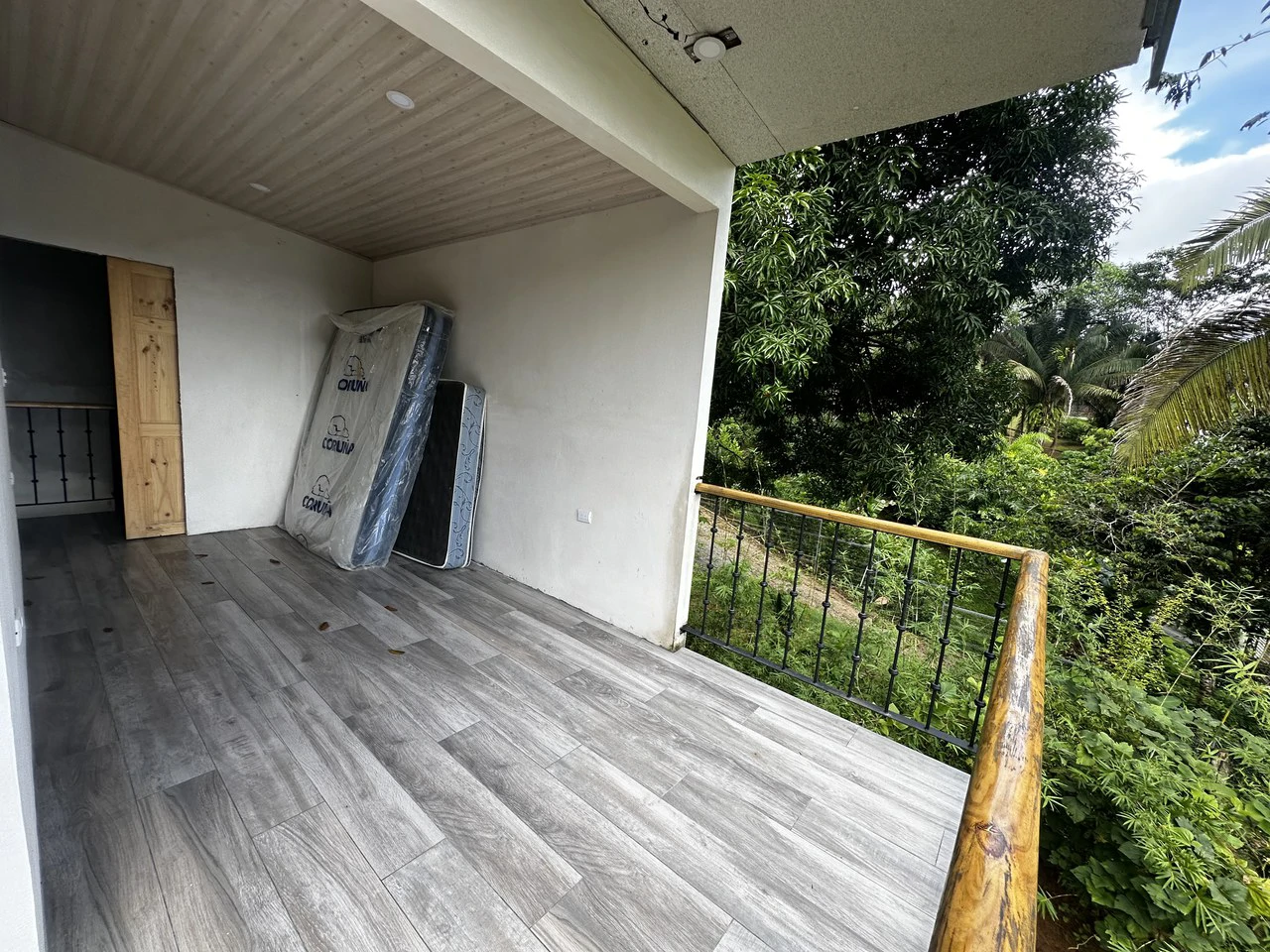 Investment Opportunity in Playa Hermosa – Fixer-Upper with Great Potential! - Gallery image 16