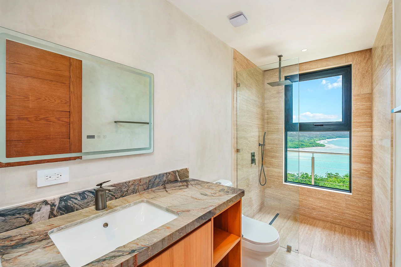 Casa Vision: Luxury Estate with Sweeping Ocean Views - Gallery image 26