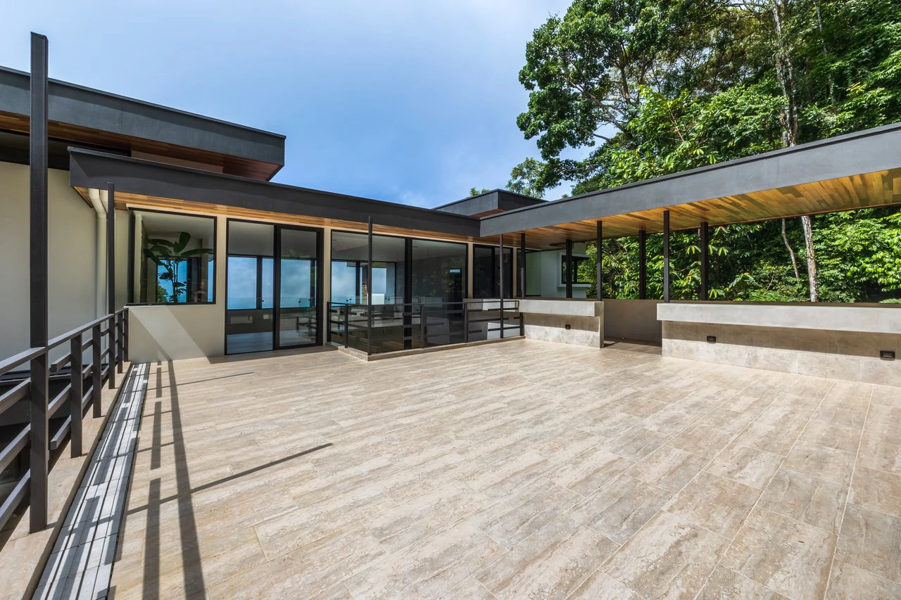 Casa Koules: Architectural 5-Bedroom Oceanview Estate in Prestigious Costa Verde Estates - Gallery image 47