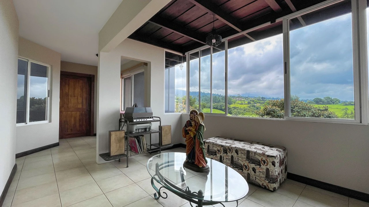 House for sale with large lots Grecia- San Isidro - Gallery image 10