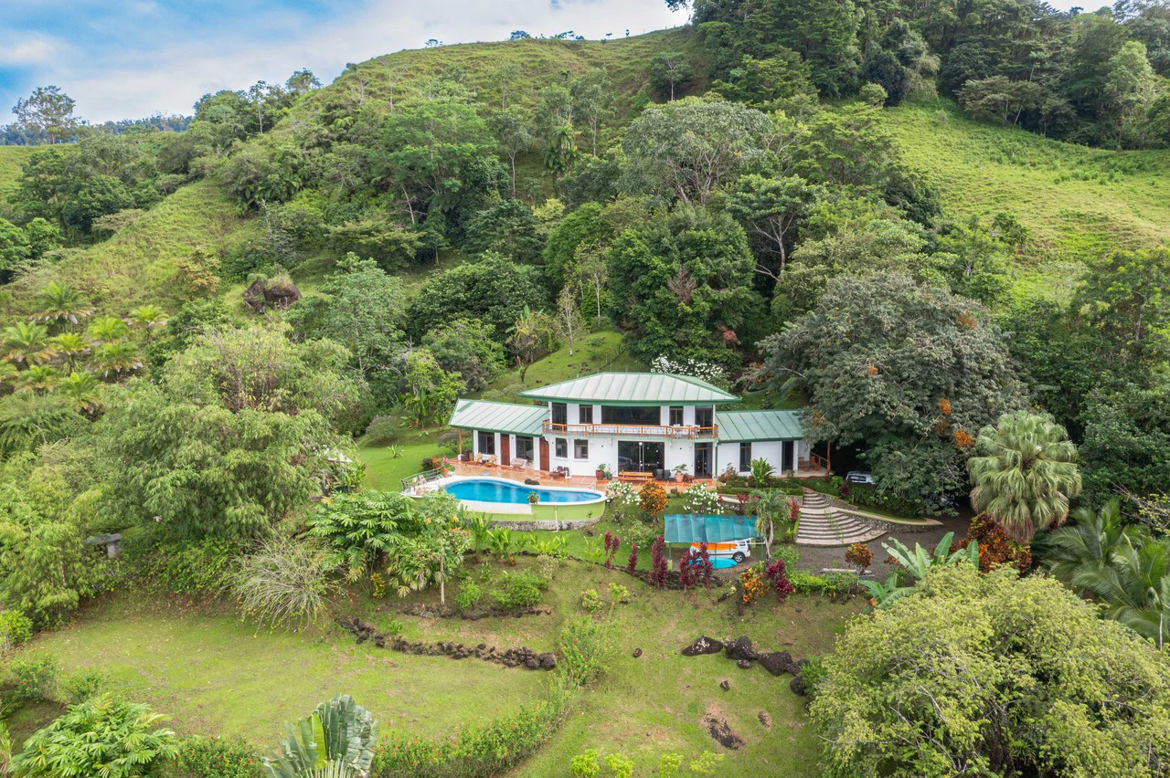 Mountain House For Sale in Savegre - Gallery image 9