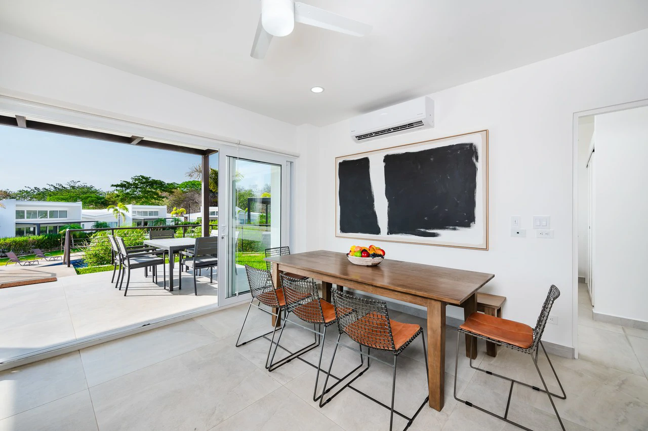 The Enclave: Ultra-Modern 5 Bedroom Villa Located Minutes From the Beach! - Gallery image 9