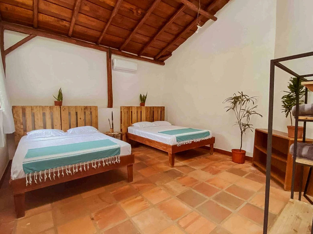 Rancho Paraiso: 3BR Home Plus Apt with Room to Expand - Gallery image 14