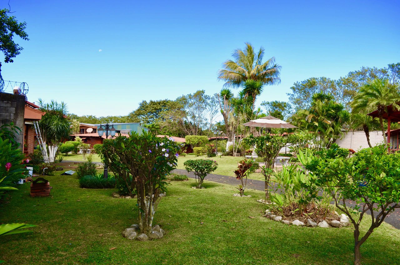 Beautiful investment property with cabins, house and apartments - Gallery image 5