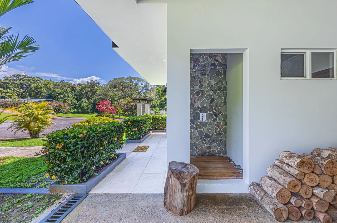 Elegant Tropical Villa Steps from Playa Hermosa – Gated Community - Gallery image 34