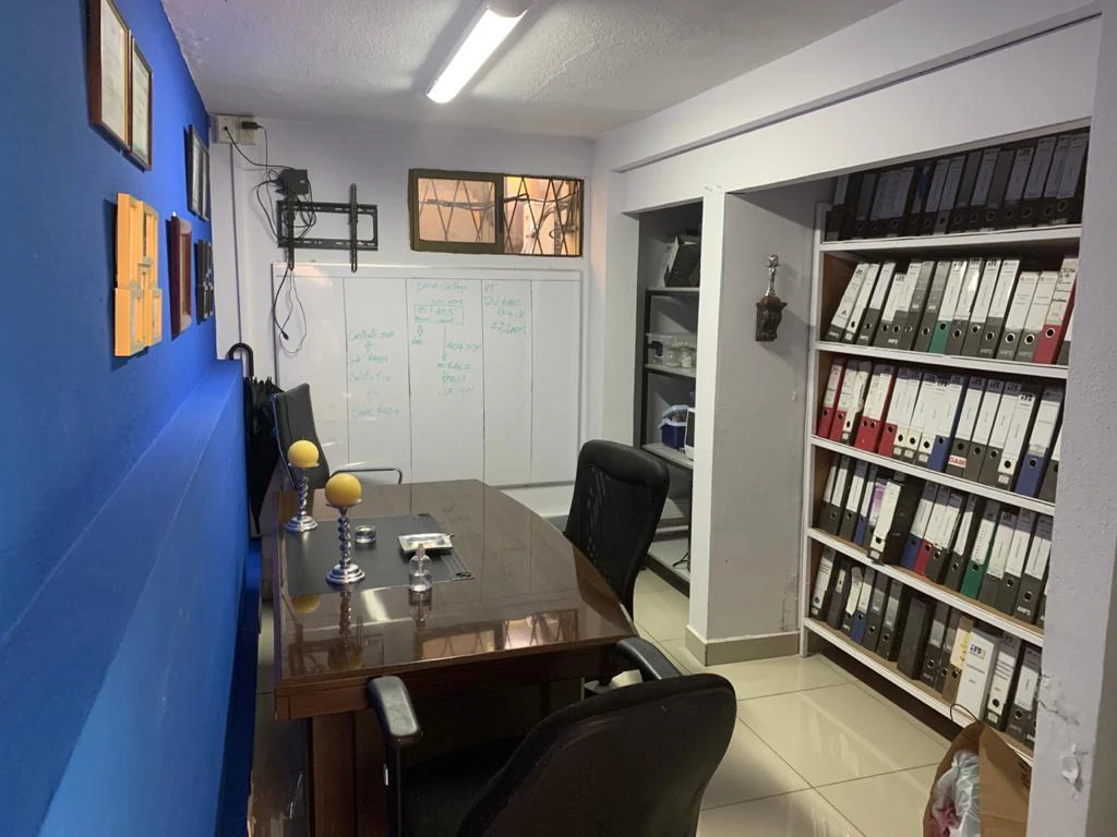 Building in Los Yoses - Three-level ready-to-operate - Gallery image 3