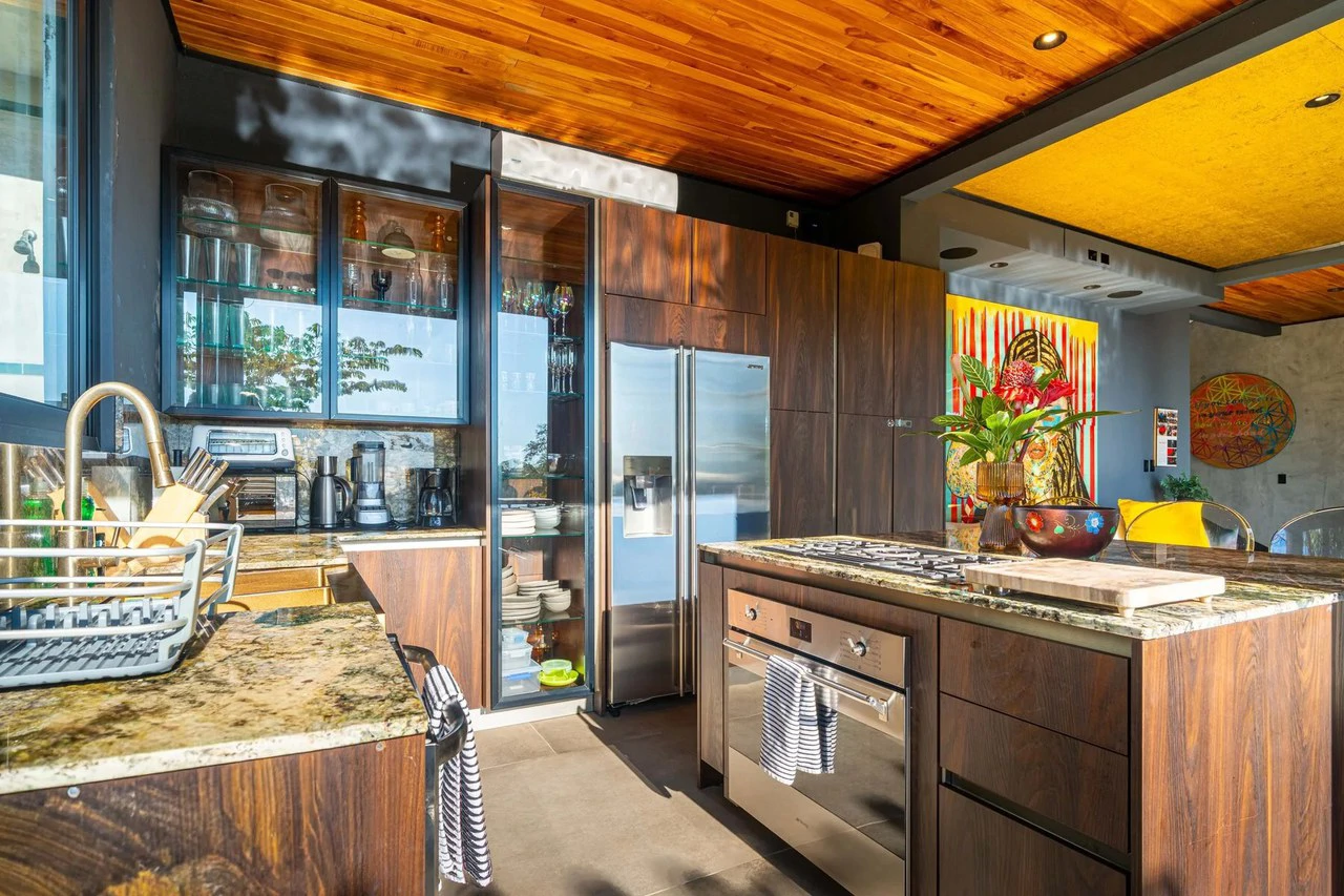 Casa Moon Diablo: Iconic Ocean View Luxury Estate with Infinity Pool, Rooftop Patio, Gym & Sauna in Manuel Antonio - Gallery image 50