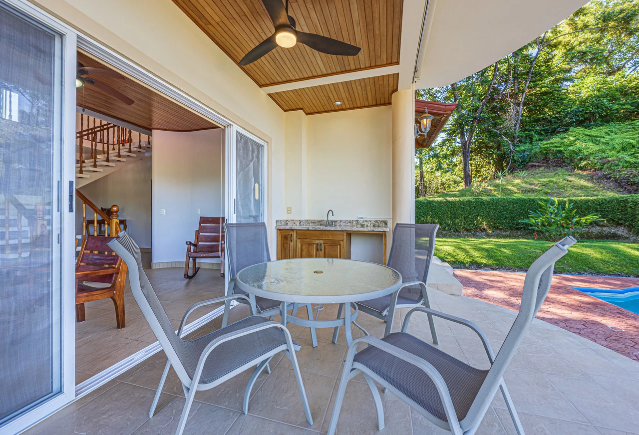 Elegant 3 Bedroom + Office Jungle Home in Puesta Del Sol, Ojochal - Gallery image 41