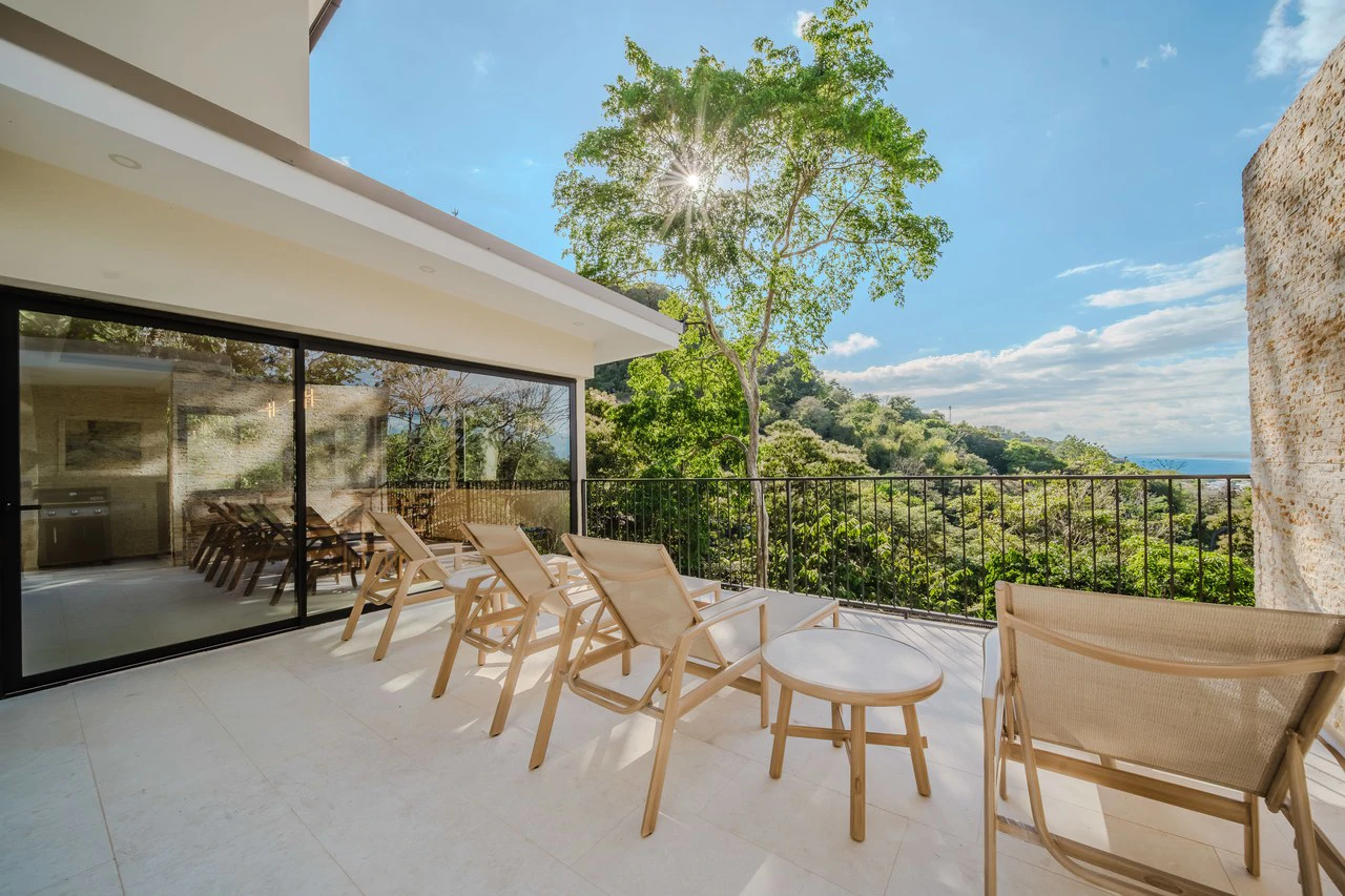 Exceptional Ocean & Jungle-View Estate in a Prestigious Gated Community near Marina Pez Vela - Gallery image 28