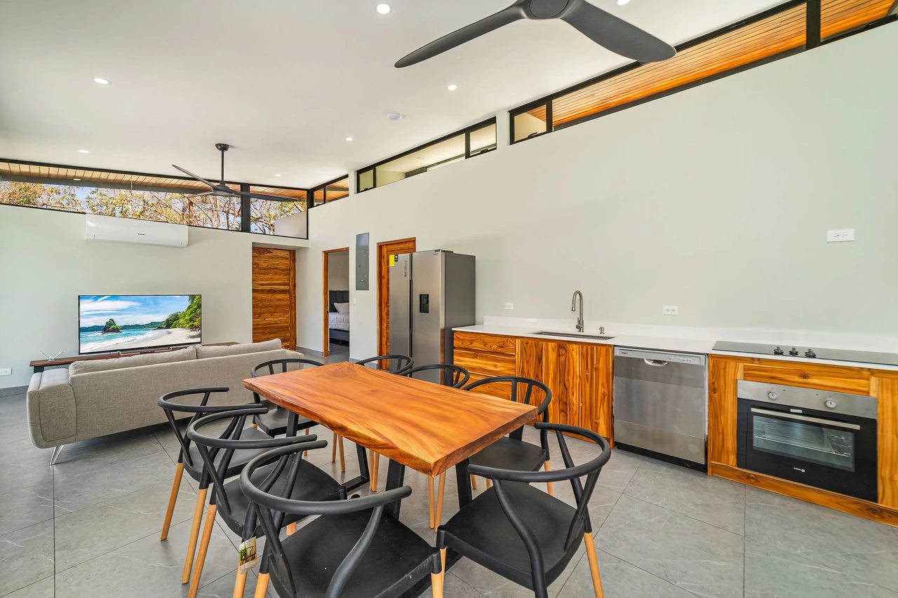 Casa Almendro: Contemporary 3BR Home - Gallery image 14